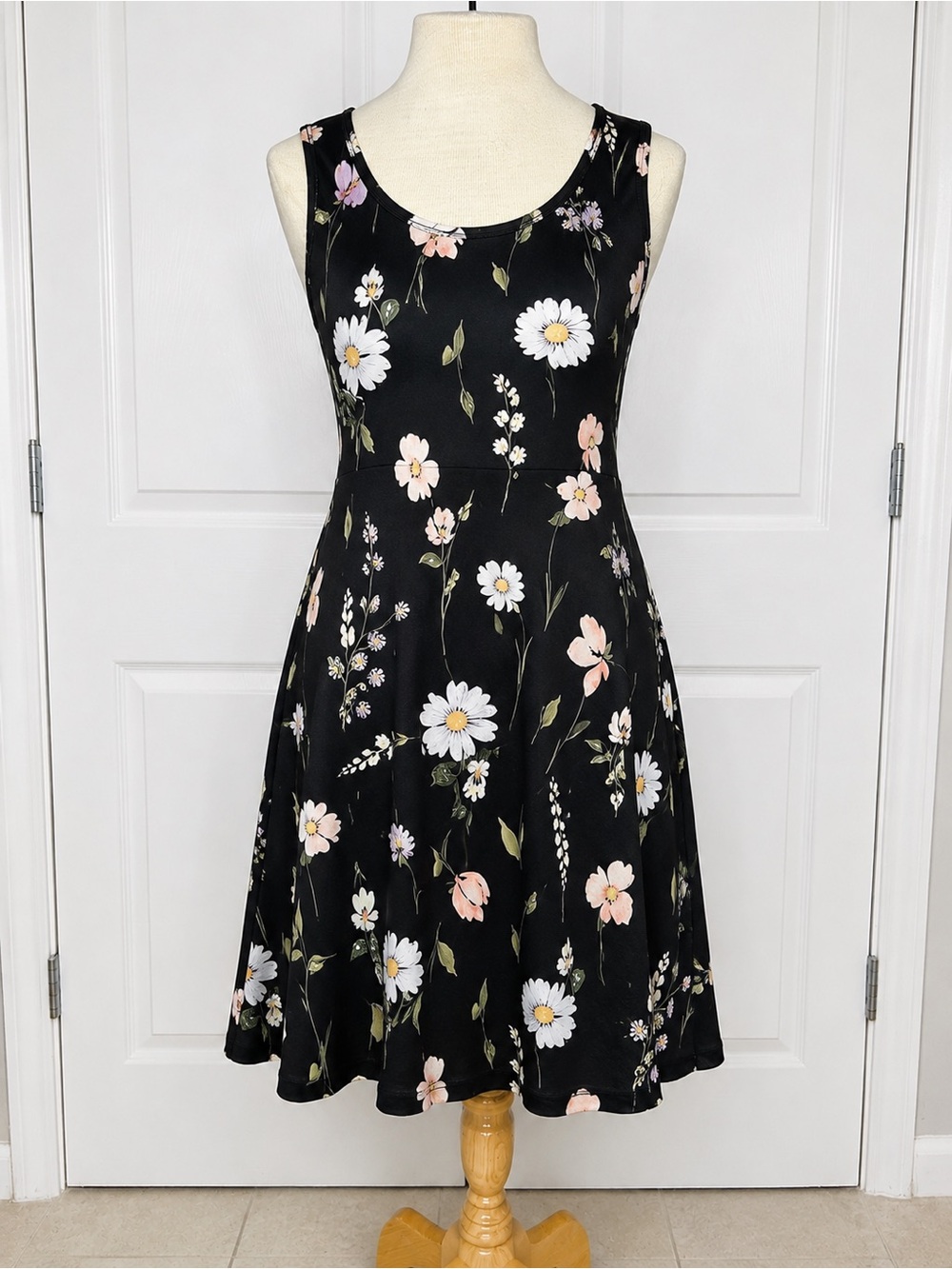 Express Floral Sleeveless Shift Dress Black Pink Purple Size 11/12 (L)